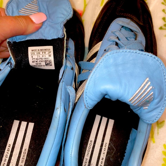 Worn for indoor soccer - Picture 2 of 4